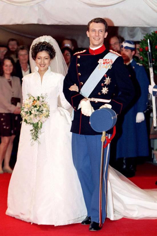 1995 年 11 月 5 日，丹麦王子 Joachim 与第一任妻子文雅丽在丹麦 Frederiksborg Palace 教堂举行婚礼